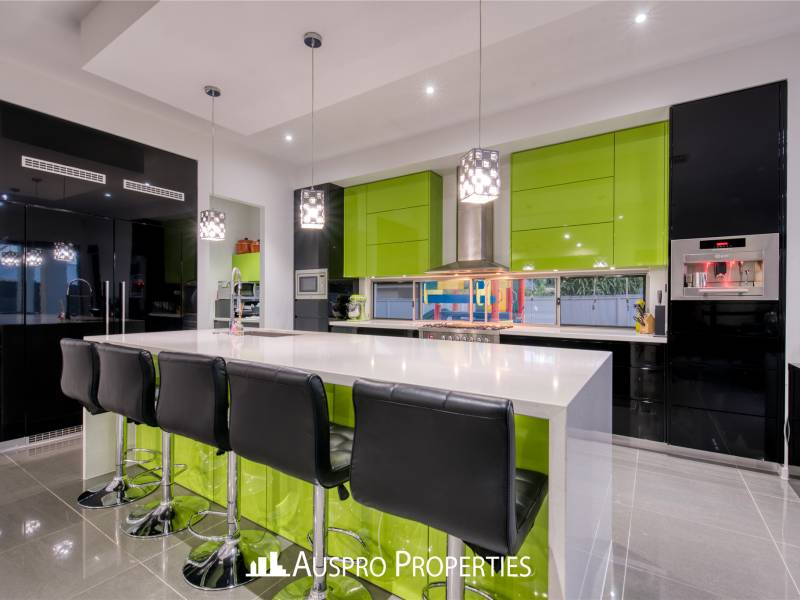 110 The Parkway, Stretton, QLD 4116 Australia
