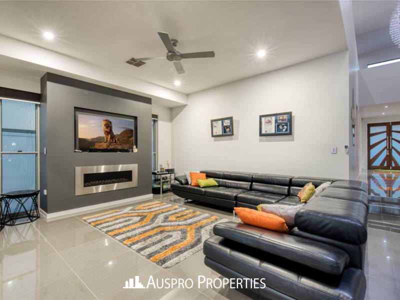 110 The Parkway, Stretton, QLD 4116 Australia