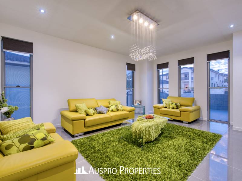 110 The Parkway, Stretton, QLD 4116 Australia