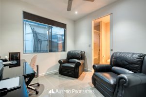 110 The Parkway, Stretton, QLD 4116 Australia