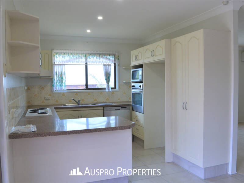 398 Warrigal Rd, Eight Mile Plains , QLD 4113 Australia