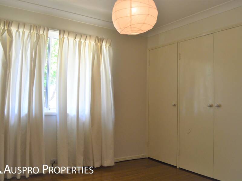 18 Firthshire St, Mansfield, QLD 4122 Australia