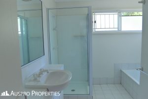 18 Firthshire St, Mansfield, QLD 4122 Australia