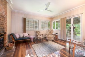 303 Warrigal, Eight Mile Plains , QLD 4113 Australia