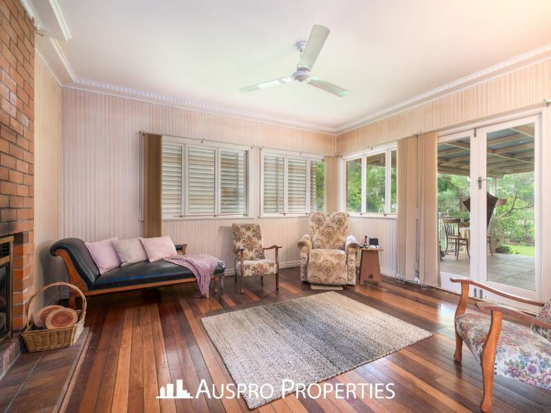 303 Warrigal, Eight Mile Plains , QLD 4113 Australia