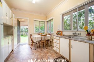 303 Warrigal, Eight Mile Plains , QLD 4113 Australia