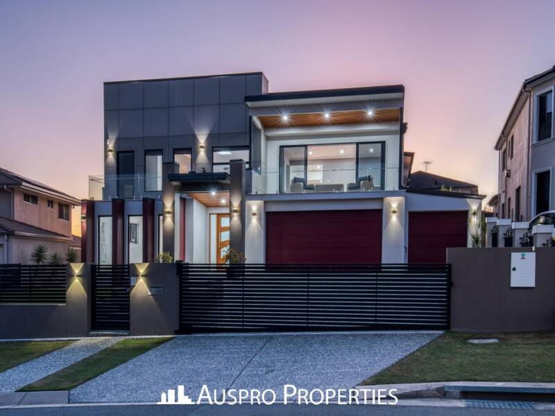 16 Elderbury Place, Stretton, QLD 4116 Australia