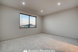 16 Elderbury Place, Stretton, QLD 4116 Australia