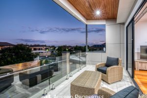 16 Elderbury Place, Stretton, QLD 4116 Australia