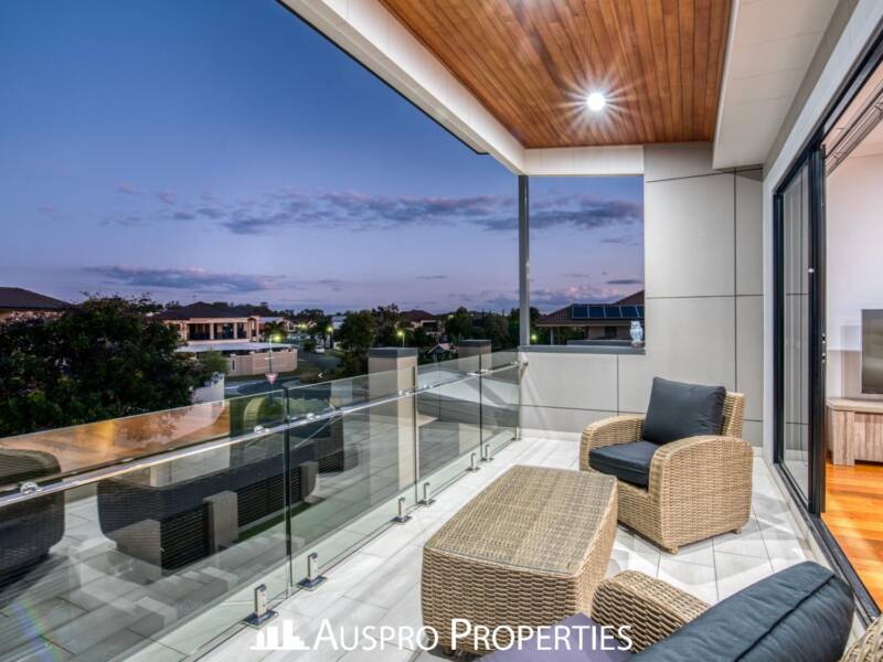 16 Elderbury Place, Stretton, QLD 4116 Australia