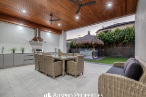 16 Elderbury Place, Stretton, QLD 4116 Australia