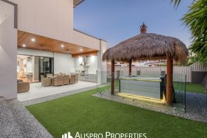 16 Elderbury Place, Stretton, QLD 4116 Australia