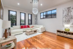16 Elderbury Place, Stretton, QLD 4116 Australia