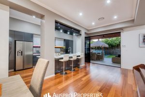 16 Elderbury Place, Stretton, QLD 4116 Australia