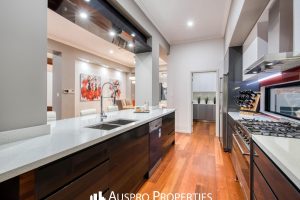 16 Elderbury Place, Stretton, QLD 4116 Australia