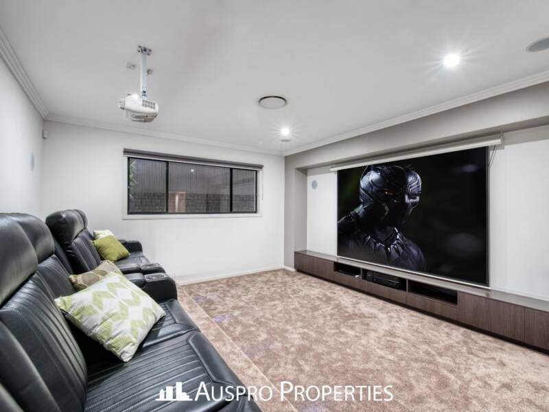 16 Elderbury Place, Stretton, QLD 4116 Australia