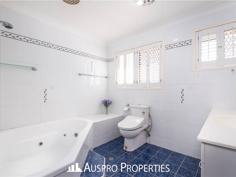 12 Tapioca St, Eight Mile Plains, QLD 4113 Australia