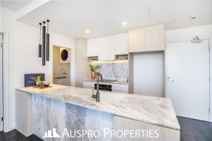 158  Old Burleigh Road , Broadbeach , QLD  4218 Australia