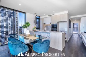 158  Old Burleigh Road , Broadbeach , QLD  4218 Australia