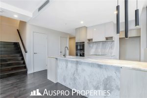 158  Old Burleigh Road , Broadbeach , QLD  4218 Australia
