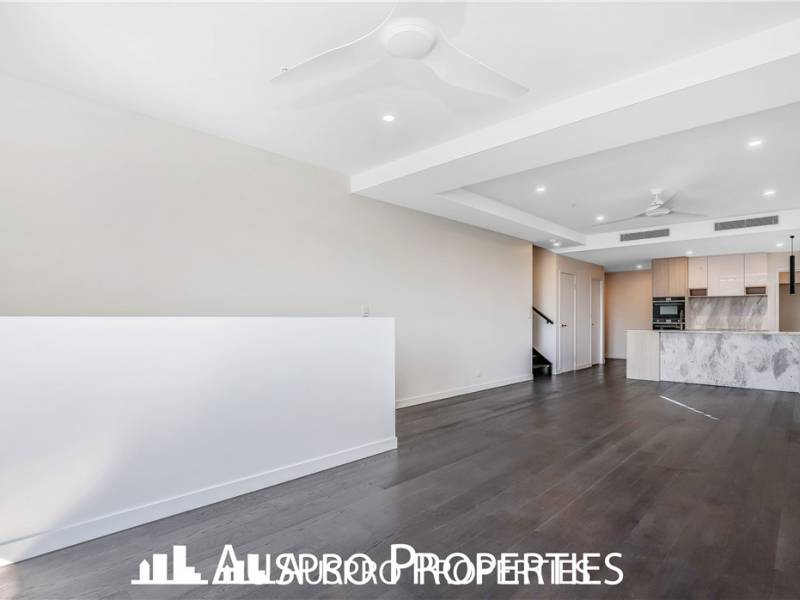 158  Old Burleigh Road , Broadbeach , QLD  4218 Australia