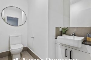 584 Gowan Road, Stretton, QLD 4116 Australia