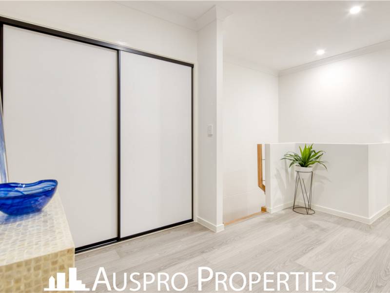 584 Gowan Road, Stretton, QLD 4116 Australia