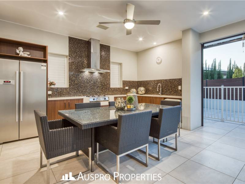 156 Hawthorn Circuit, Stretton , QLD 4116 Australia
