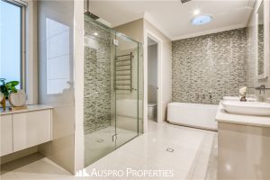 156 Hawthorn Circuit, Stretton , QLD 4116 Australia