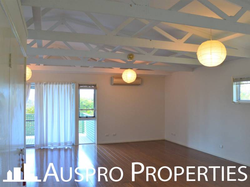 18 Firthshire Street, MANSFIELD, QLD 4122 Australia