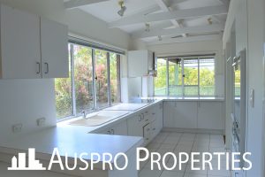 18 Firthshire Street, MANSFIELD, QLD 4122 Australia
