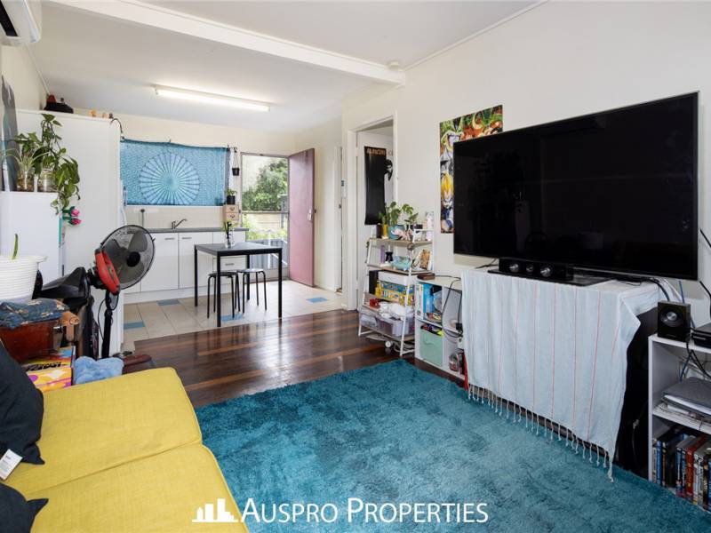 43 Holland Rd, Holland Park, QLD 4121 Australia