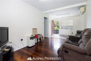43 Holland Rd, Holland Park, QLD 4121 Australia