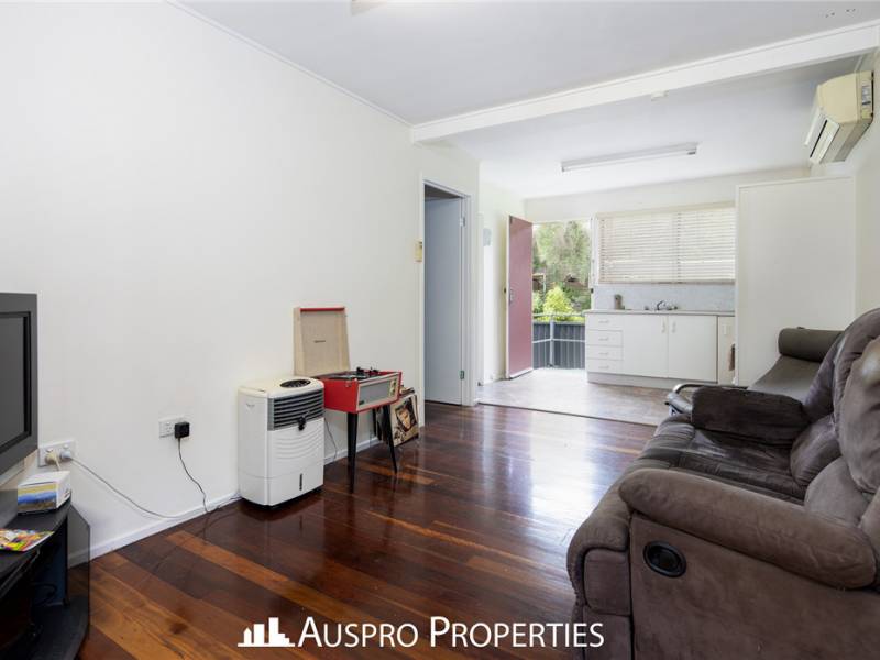 43 Holland Rd, Holland Park, QLD 4121 Australia