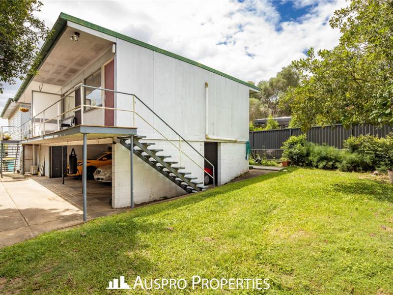 43 Holland Rd, Holland Park, QLD 4121 Australia