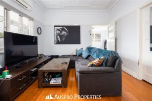 43 Holland Rd, Holland Park, QLD 4121 Australia