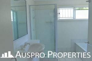 18 Firthshire Street, MANSFIELD, QLD 4122 Australia