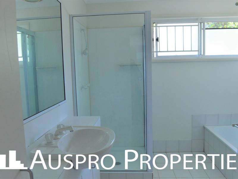 18 Firthshire Street, MANSFIELD, QLD 4122 Australia