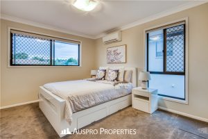 22 Raincliffe Place, Calamvale, QLD 4116 Australia