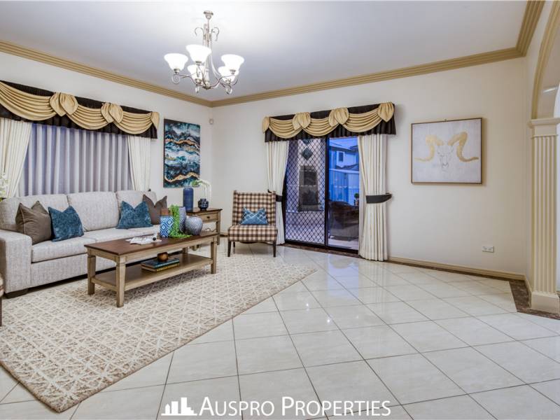 79 The Parkway, Stretton, QLD 4116 Australia