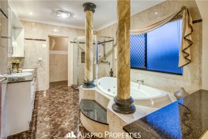 79 The Parkway, Stretton, QLD 4116 Australia