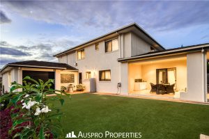 79 The Parkway, Stretton, QLD 4116 Australia