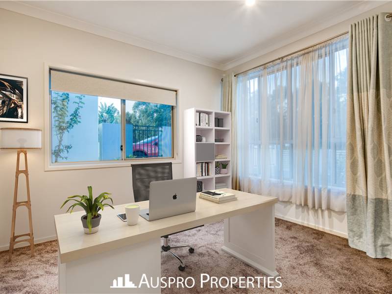 27 Peachtree Pl, Stretton, QLD 4116 Australia
