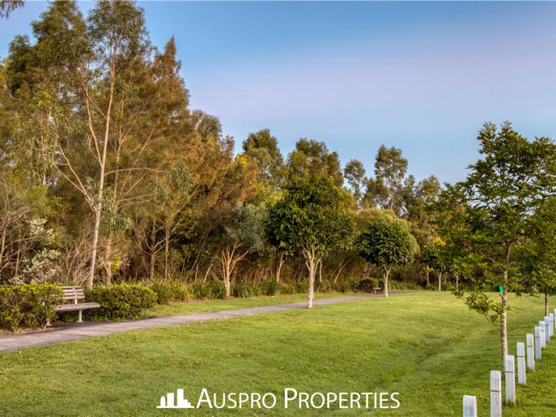 27 Peachtree Pl, Stretton, QLD 4116 Australia