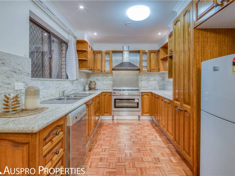 5 Lomandra Street, Robertson , QLD 4109 Australia