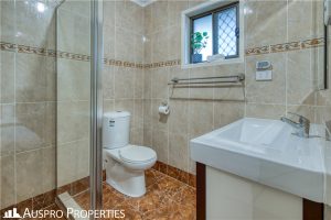5 Lomandra Street, Robertson , QLD 4109 Australia
