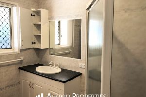 28 Nevern St, Macgregor, QLD 4109 Australia