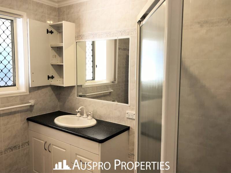 28 Nevern St, Macgregor, QLD 4109 Australia