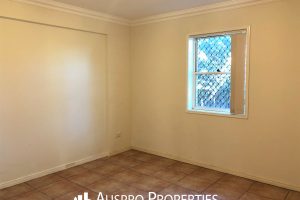 28 Nevern St, Macgregor, QLD 4109 Australia