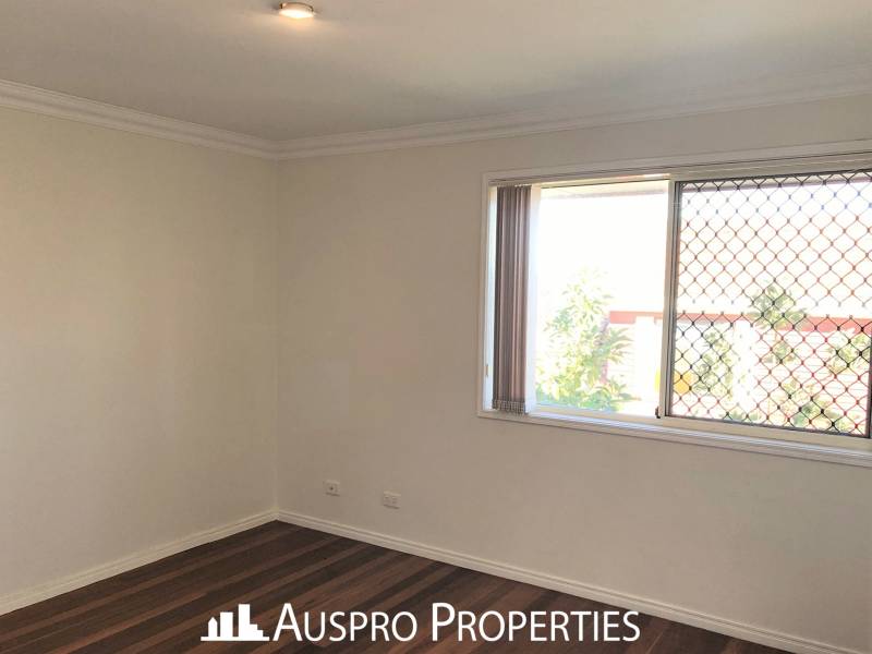 28 Nevern St, Macgregor, QLD 4109 Australia
